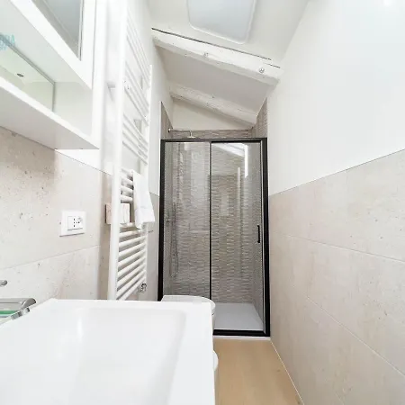 Corridoni 4c Tirabora Short Rent شقة